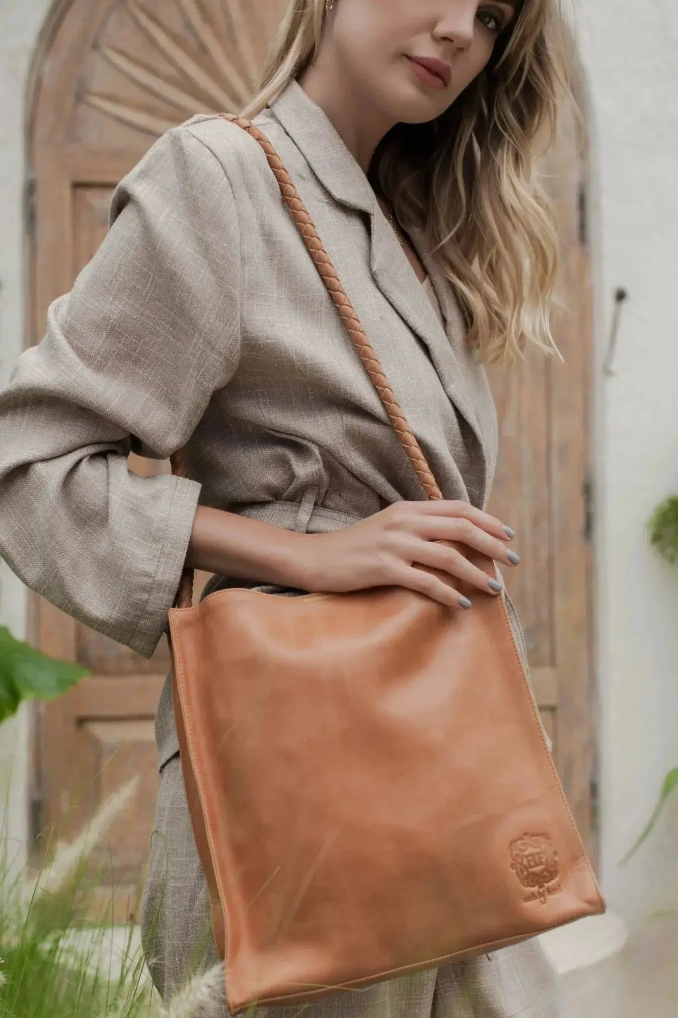 Day Leather Shoulder Bag - Me Chavi - Where Style Blossoms