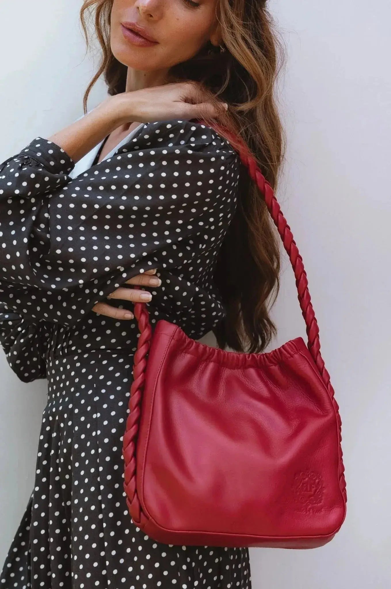 Sivuple Leather Shoulder Bag - Me Chavi - Where Style Blossoms