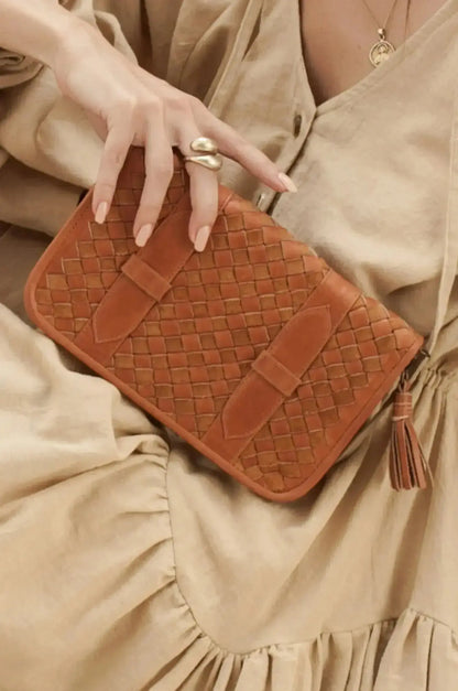 Versatile Leather Weave Clutch with Adjustable Crossbody Strap - Me Chavi - Where Style Blossoms